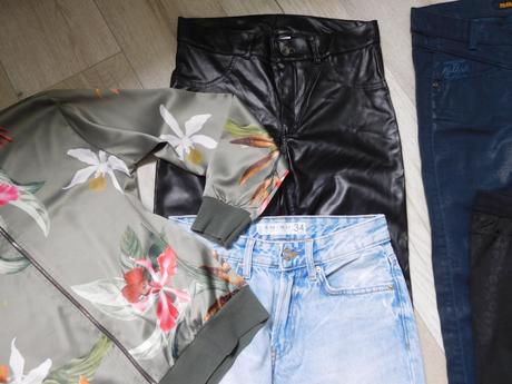 Balík oblečenia s, pre dámy, s