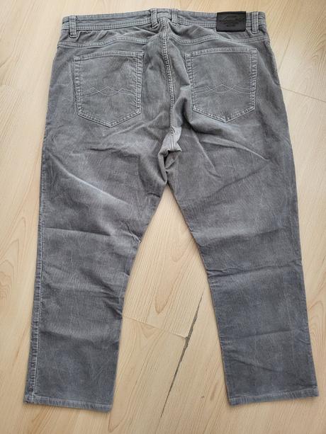 Menčestrové nohavice, 34