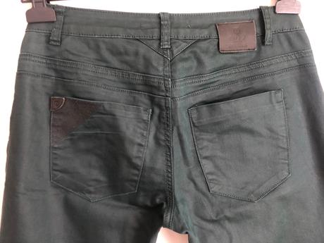 Dámske tmavozelené nohavice č.38, 38