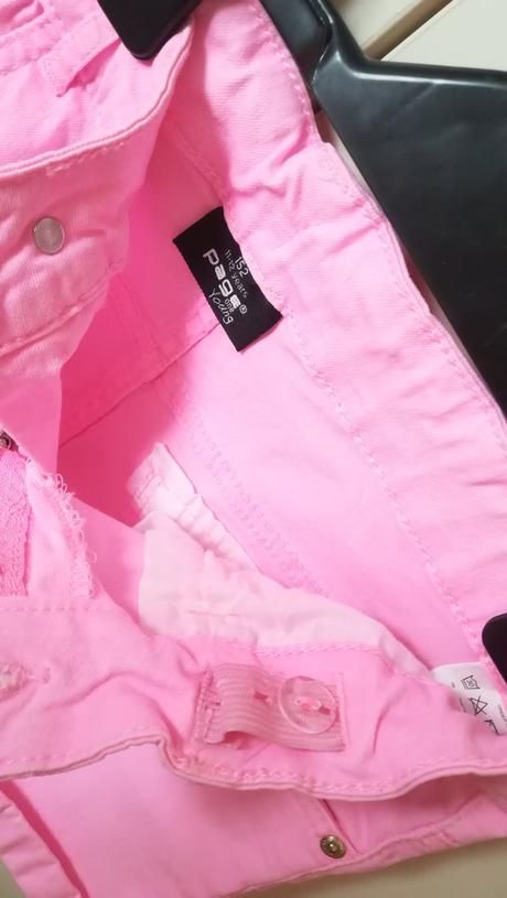 Ružové sortky, 152