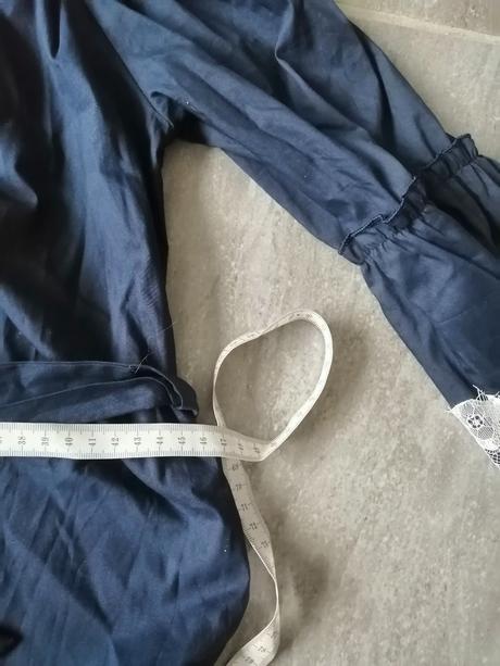 Romantické tmavomodré šaty lilarose s čipkou, v40, 40