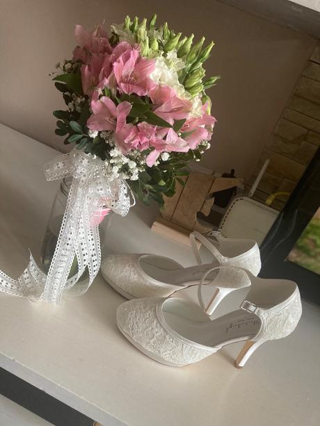 Svadobné topánočky s čipkou, 37