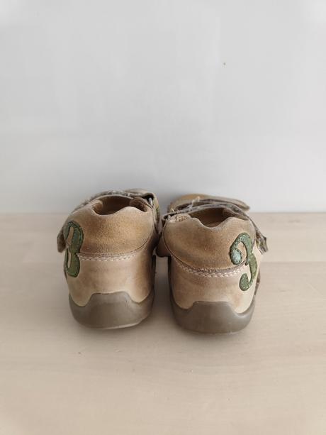 Elegantné sandále, elefanten,23