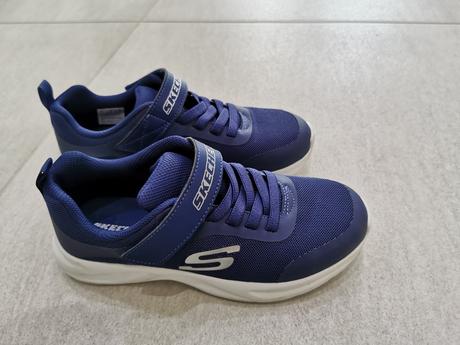 Predam tenisky, skechers,35