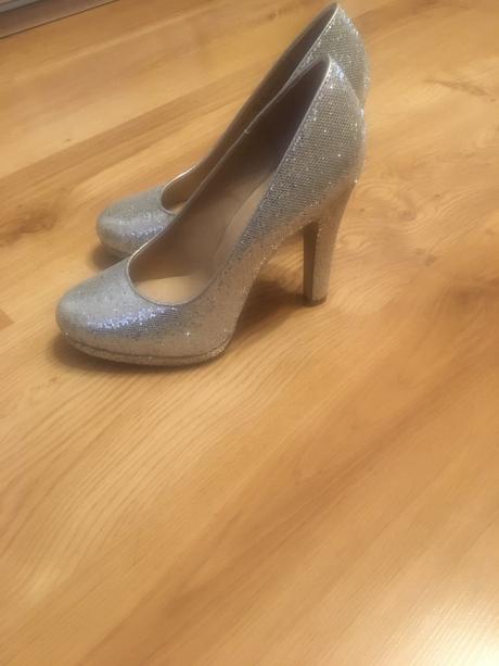 Strieborne lodicky, graceland,38