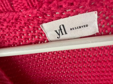 Sveter zn. reserved, reserved,s