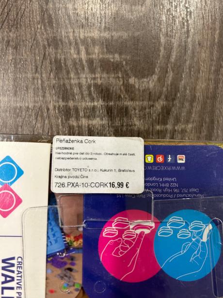 Pixelova kreativna penazenka cork nova,