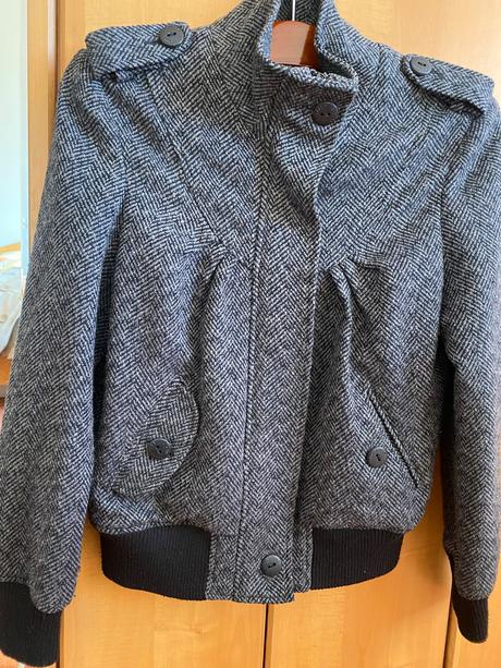 Jarná bundička, 40