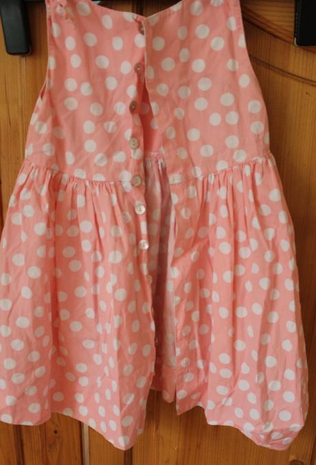 Detske puntikove saty, 98