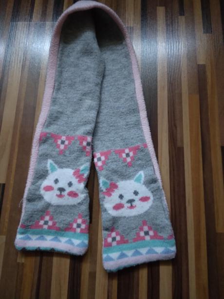 Šál s mačičkou, 86