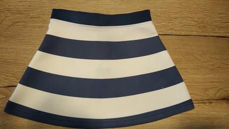 Dievčenská suknička, 98