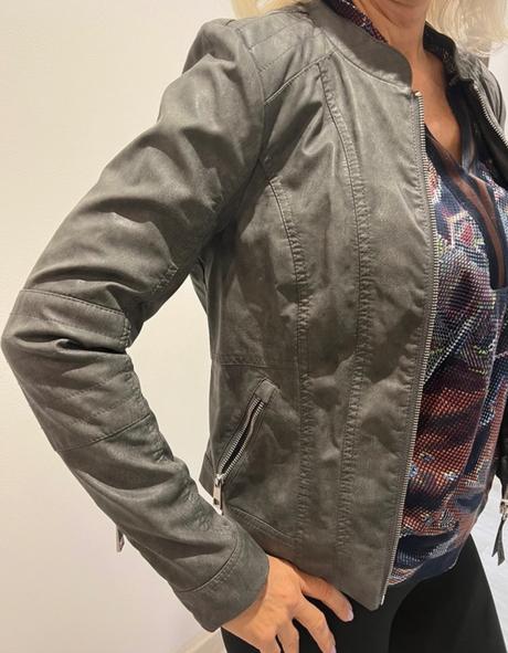 Dámske bundy a kabáty,