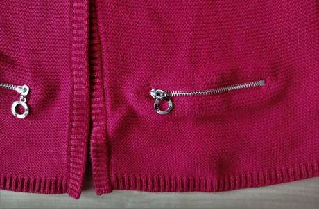 Červený kardigán, m