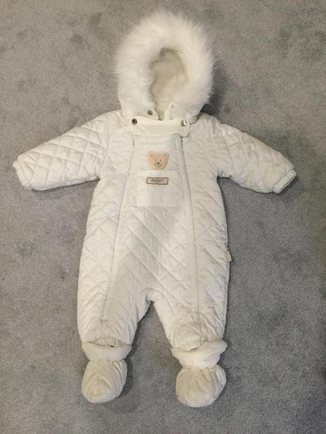 Krásny biely overal, 80