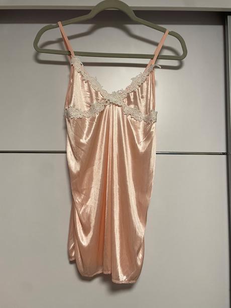 Predám saténové pyžamo, 