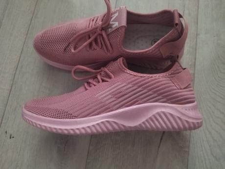 Staroružové tenisky, 38