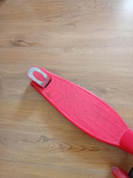 Detská kolobežka, nils