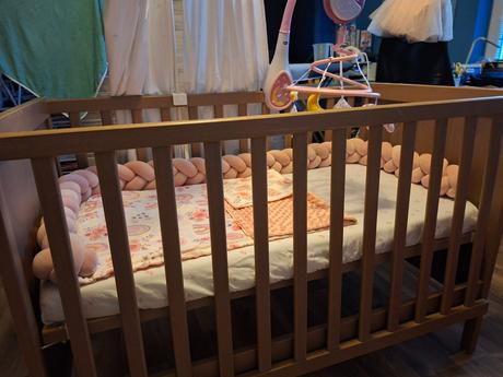 Predám postielku ikea sundvik s prislusenstvom, šírka (cm): 60,dĺžka (cm): 120