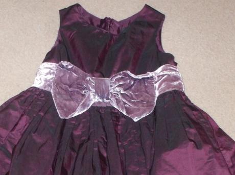 Sláv. šaty next, na 4 roky, super stav, next,104