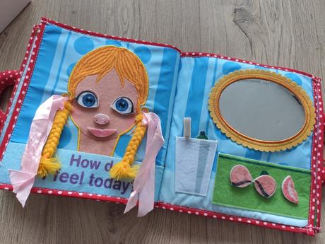 Piqipi látková knižka dievčatko - pekný stav,