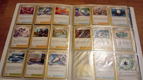 Predám albumu z pokemon kartami, 