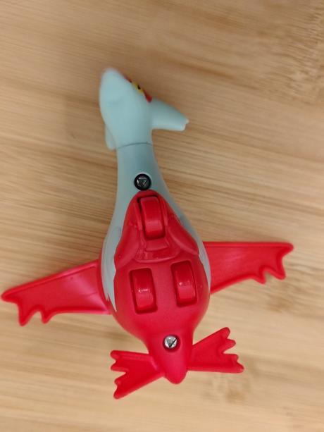 Figúrka pokémon latias, mcdonald's 2018 (č. 1), 