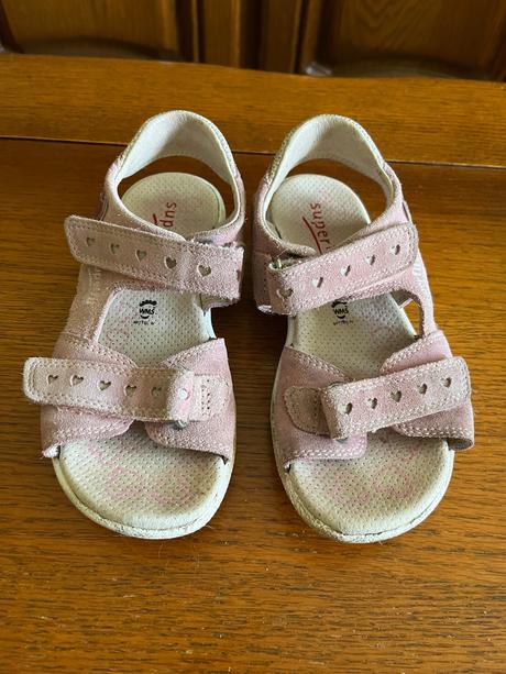 Kožené sandálky superfit so srdiečkami, superfit,32