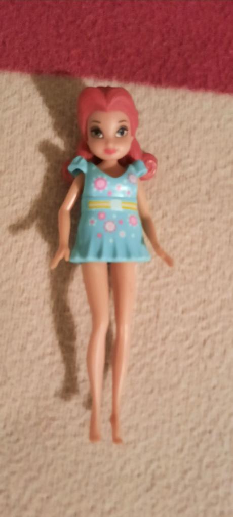 Babika s plastovymi šatami, výška 12 cm,