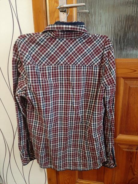 Predám košeľu, 40