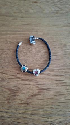 Predám nový prívesok červené srdce zn. pandora, pandora