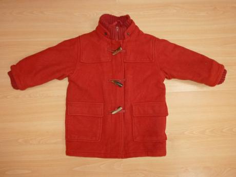 Cerveny kabatik, h&m,104