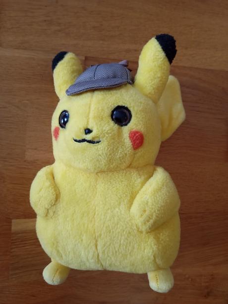 Pikachu plyšák,