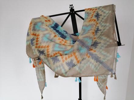 Bavlnená šatka so strapcami,