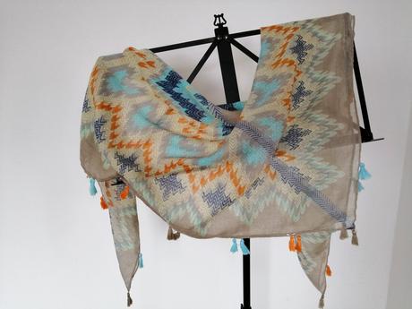 Bavlnená šatka so strapcami,