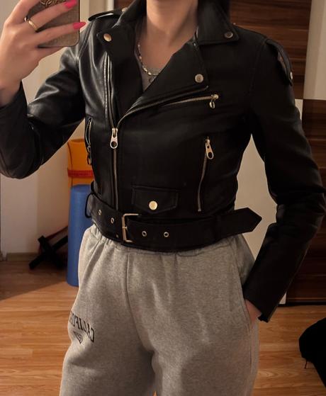 Na predaj krasne moderne oblecenie s m, geox,s