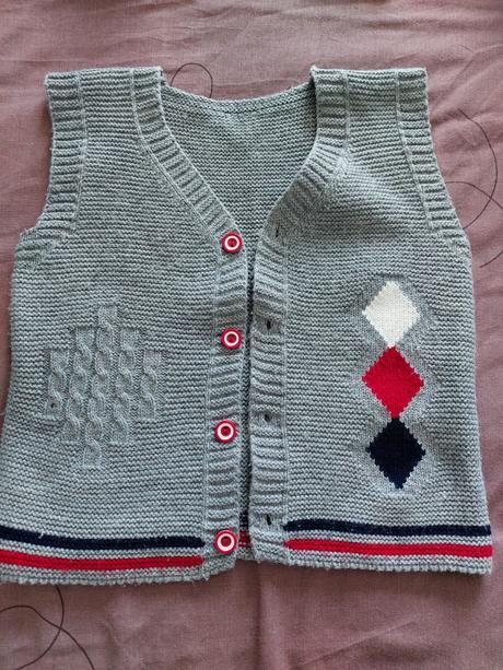 Pletená vesta nova, 110