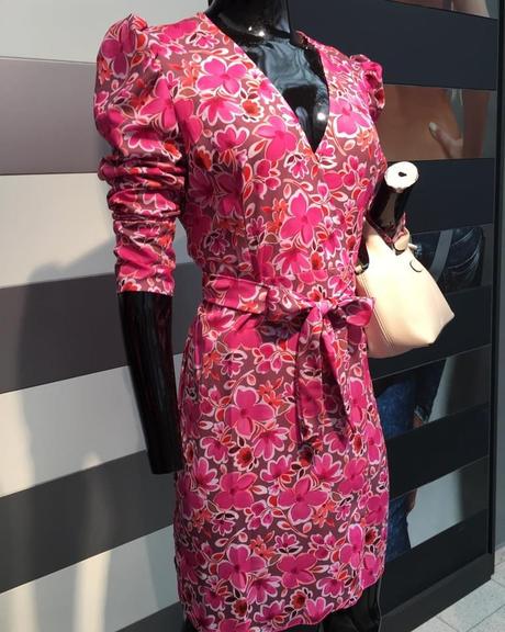 Šaty na zavezovanie, 