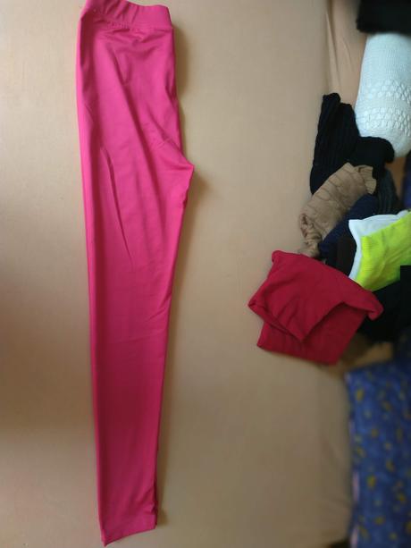 Ružové legíny- nenosené, 158