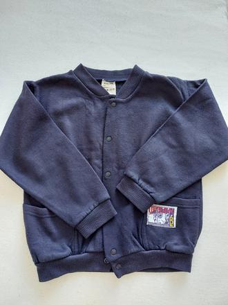 Tenka modra mikina, 110