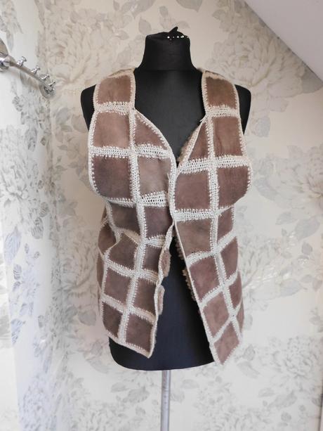 Prava kožušinova vesta, 38