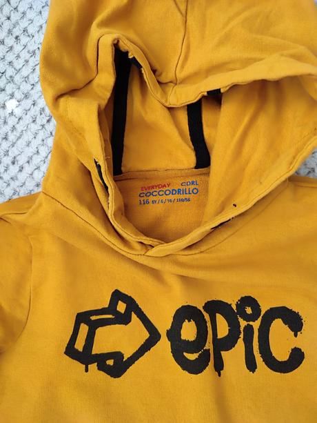 Nádherná mikina,top stav, coccodrillo,116