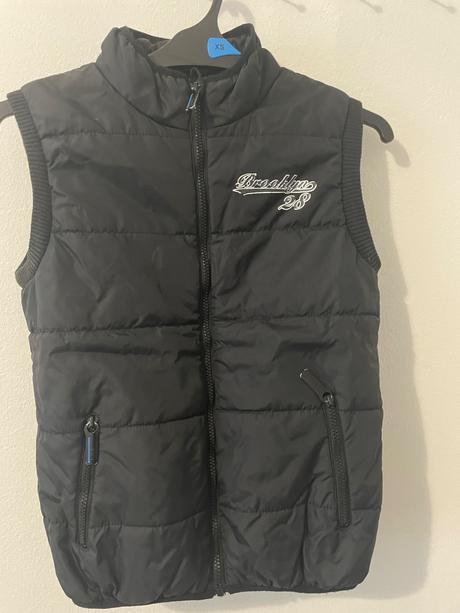 Chlapčenská vesta, 140