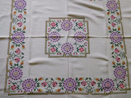 Ručne vyšívaný obrus kocka-128x128cm,, 