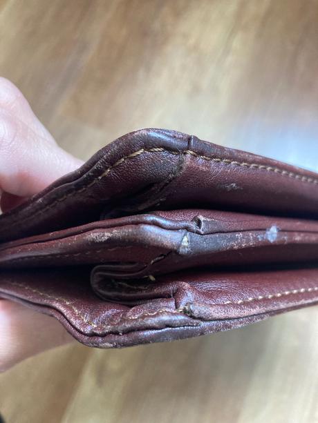 Hnedá kožená aktovka, 