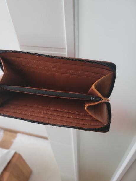 Damska kozena (nie kozenkova) penazenka, 