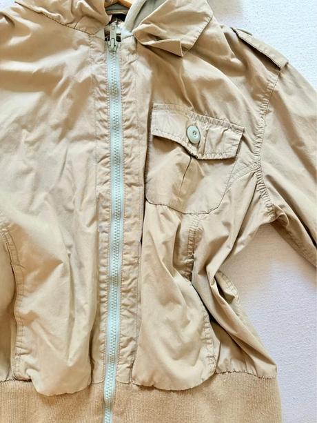 Béžová bunda s kapucňou, s