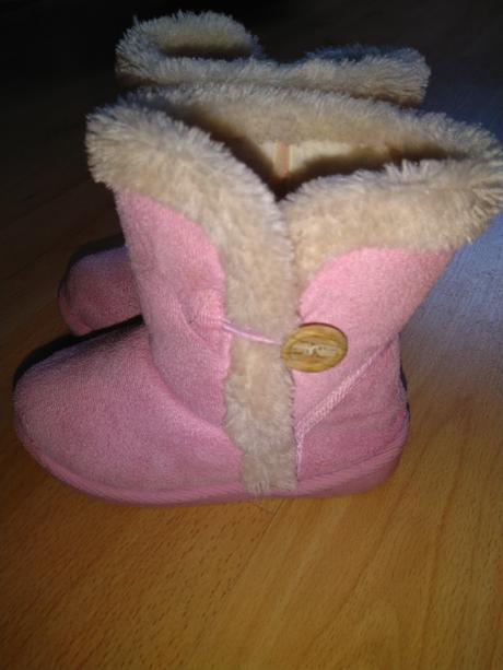 Teple čižmičky výborný stav, 25