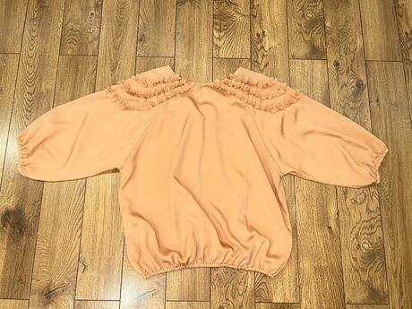 Broskyňová blúzka, s