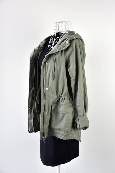 Saty so zaujimavym chrbatom xs s, xs