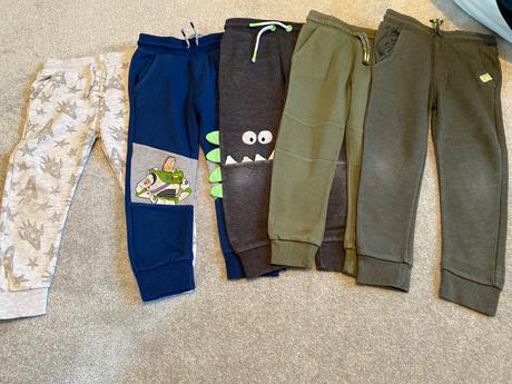 Detské tepláky, 104